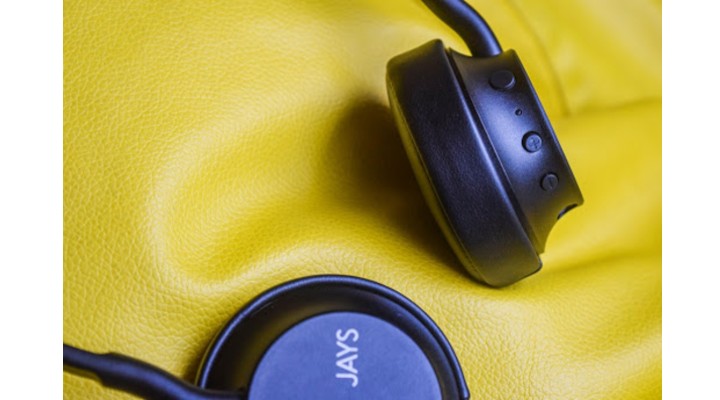 JAYS a-Seven Wireless Headphone closeup