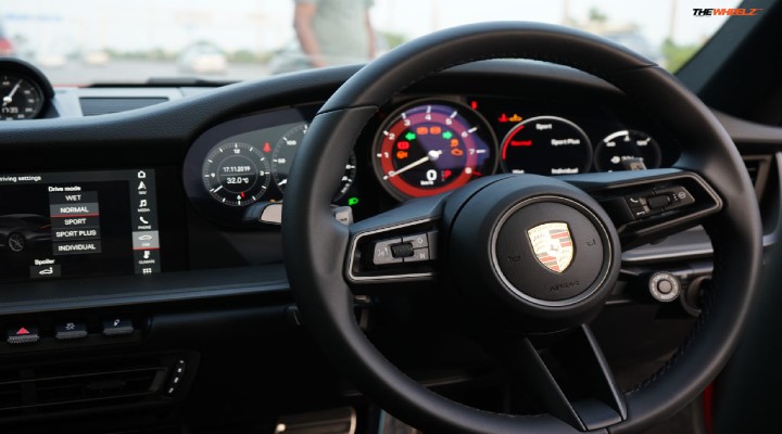 Porsche 911 carrera s steering wheel