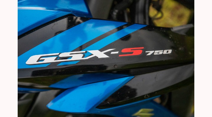 Suzuki GSX S750 – Review Exhibit Suzuki GSX S750 – Review