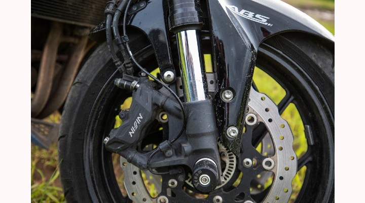 Suzuki GSX S750 - Wheel