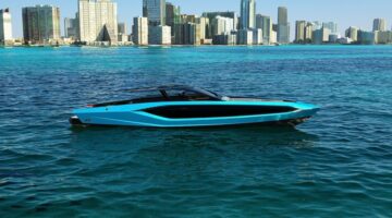 Lamborghini surfing the waves? That’s what the Tecnomar 63 is about!