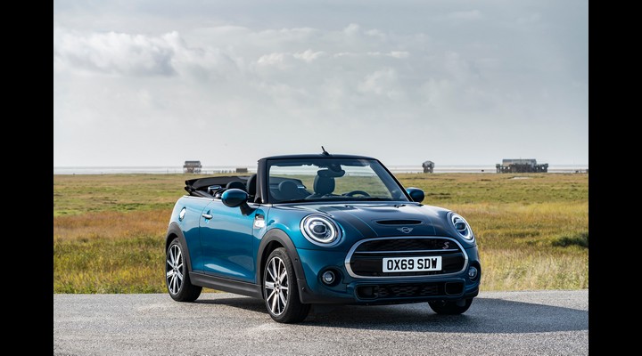 The new MINI Convertible Sidewalk Edition - Exhibit Magazine