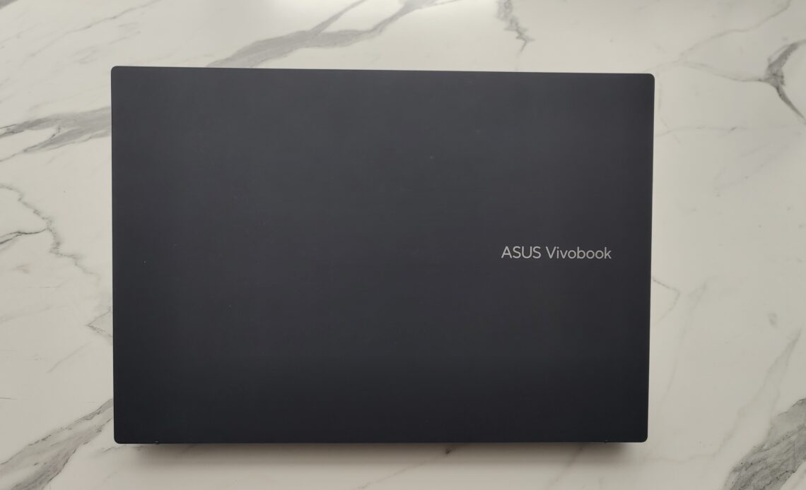 Asus VivoBook S15 laptop review: iGPU provides performance boost