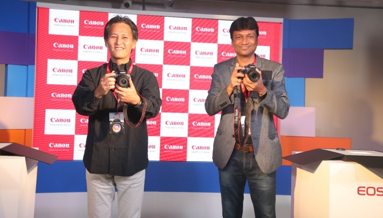 Mr. Manabu Yamazaki, President and CEO, Canon India and Mr. C Sukumaran, Senior Director- Consumer Systems Products and Imaging Communication Business, Canon India unveil the vlogging heartthrob EOS R10 and kick-start the #FindYourStory event series at Museo Camera Centre for the Photographic Arts, Gurugram