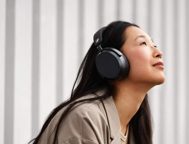 Sennheiser Momentum 4 Wireless Headphones Launched