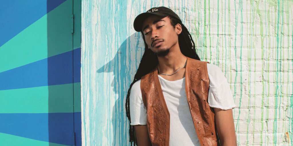 Topaz Singer 17 underrated artists around the world - Hidden Gems