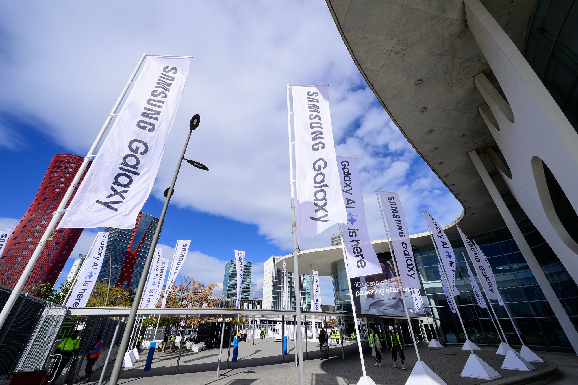 Samsung Booth at MWC 2024 showcased Galaxy Ring and Galaxy AI