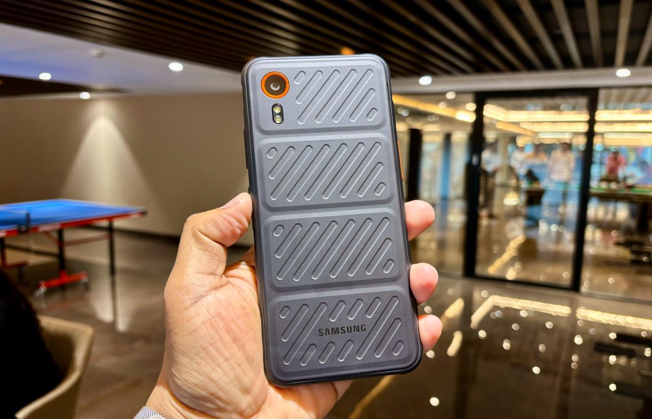 Samsung Galaxy XCover7 Review: Toughness Redefined!