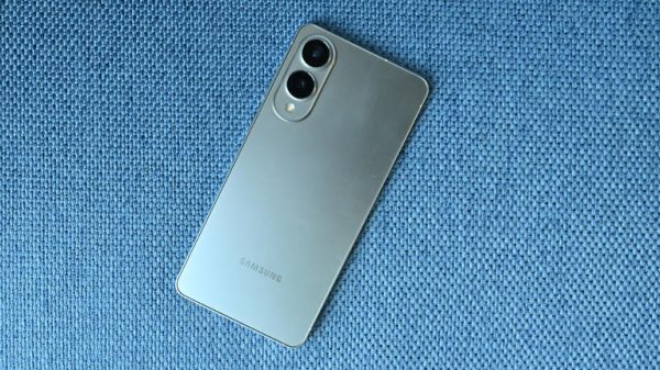 Samsung-Galaxy-S25-Edge-Back