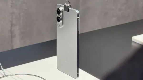 Samsung S25 edge at the MWC Barcelona