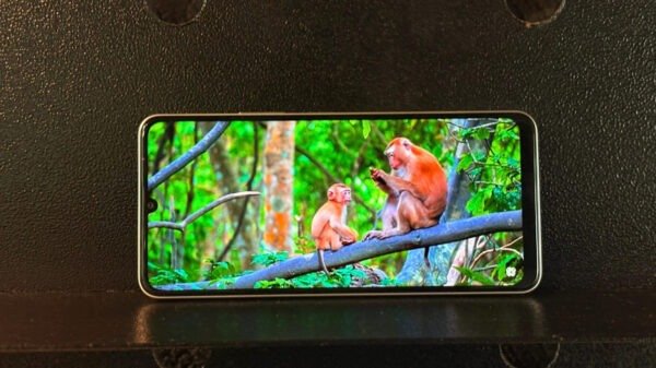 Lava Blaze Dragon 5G front display with 120Hz refresh rate and 6.74-inch LCD screen.