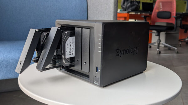 Synology-DiskStation-DS925+-Bays