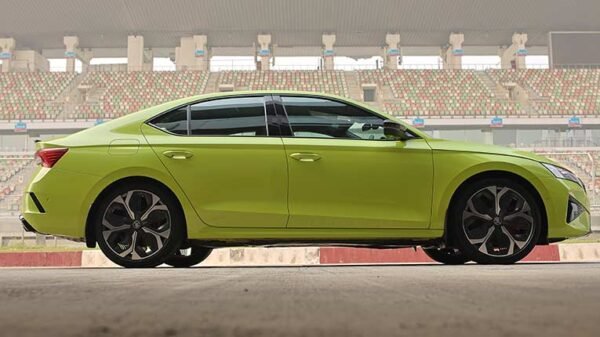 Skoda-Octavia-RS-Profile