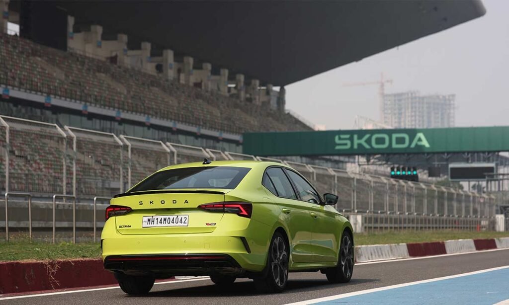 Skoda-Octavia-RS-Rear