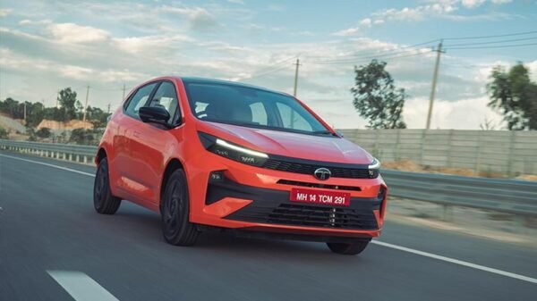 Tata-Altroz-iCNG-Front