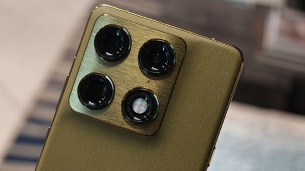 Motorola-Signature-Camera
