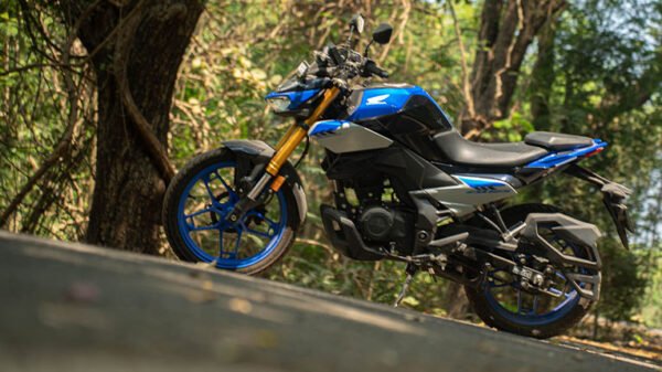 Honda-CB-125-Hornet-04