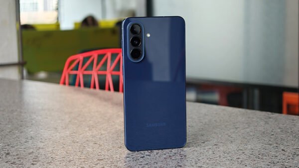 Samsung-Galaxy-A57-02