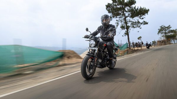 Royal-Enfield-Guerilla-450-02