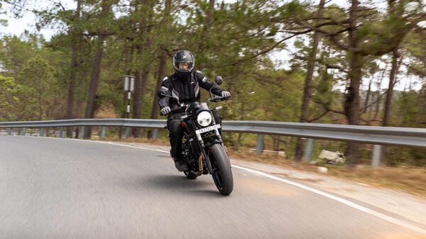 Royal-Enfield-Guerilla-450-03