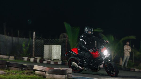 Royal-Enfield-Guerilla-450-05