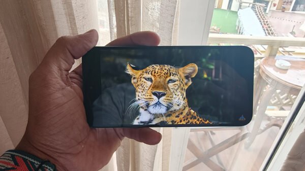Nothing-Phone-4b-04