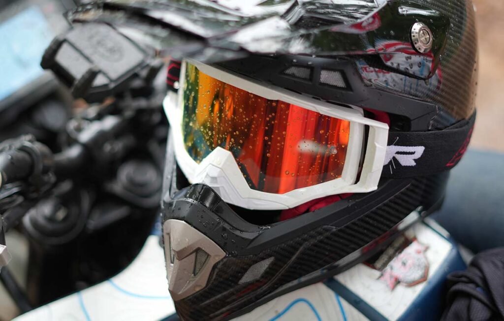 AXOR Unveils MX Carbon Off-Road Helmet Axor-MX-Carbon
