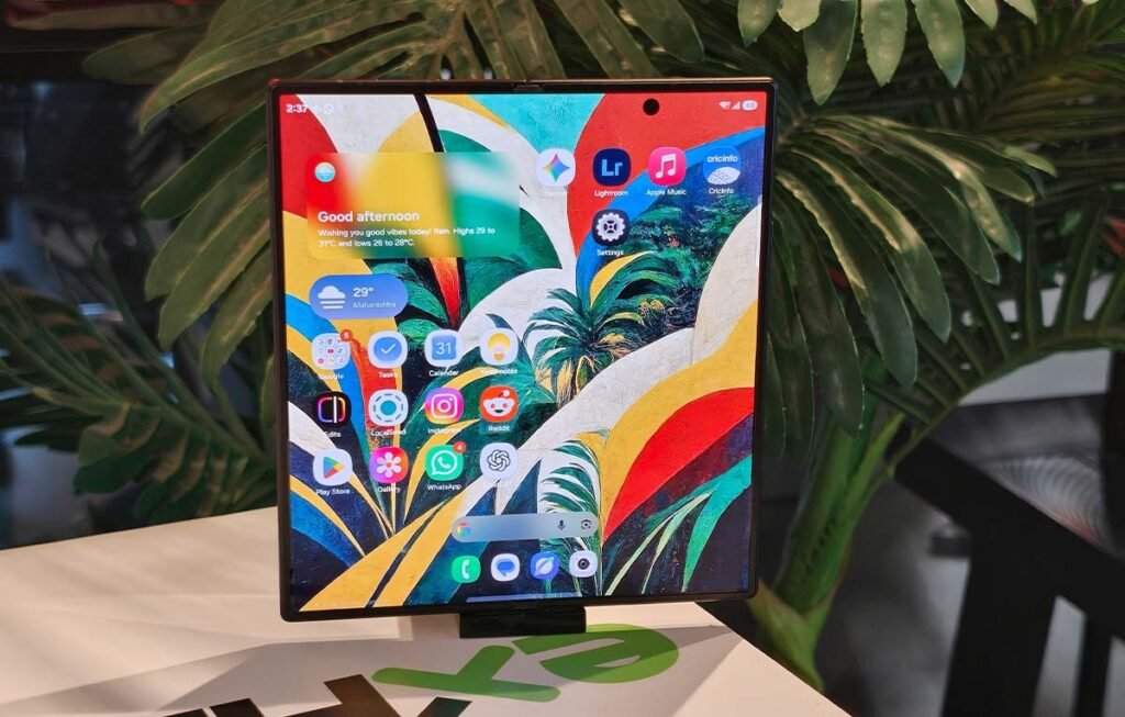 Samsung-Galaxy-Z-Fold8-Ultra-01