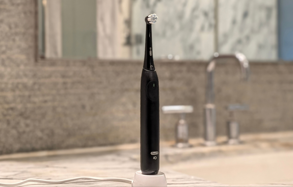 Oral-B iO Series 2 Review: Small Upgrade, Big Difference Oral-B-io2-series2 (5)