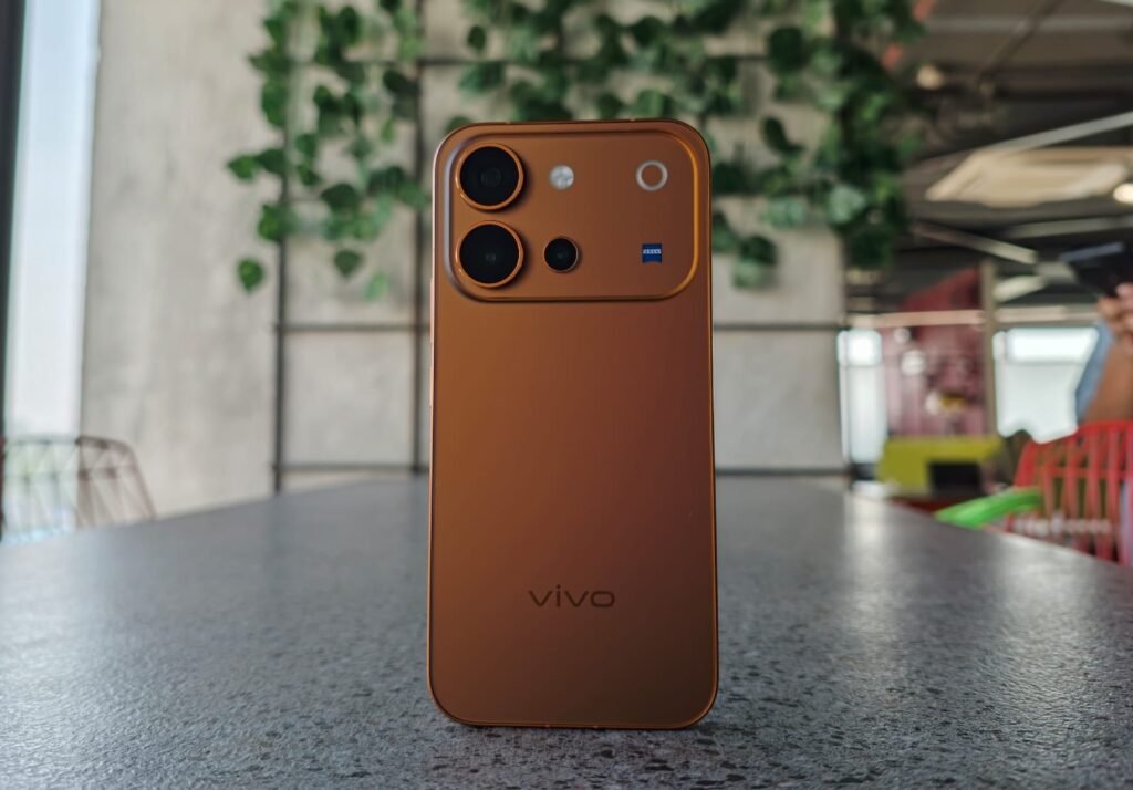 Vivo V80 Review: A Capable Addition to Vivo’s Premium Segment